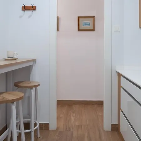 Appartement Av Menendez Valdes 3 *
