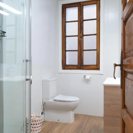 Av Menendez Valdes 3 Appartement