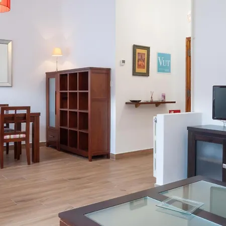 Av Menendez Valdes 3 Appartement