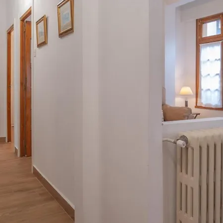 Av Menendez Valdes 3 Appartement *